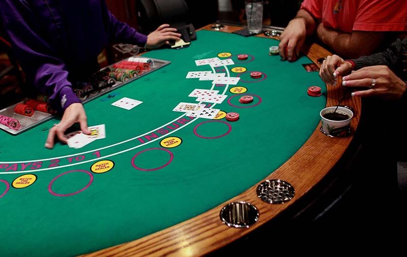 Simple Text BlackJack کیسینو میں بکراٹکھیلیں